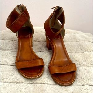Frye Brielle Back Zip Sandal